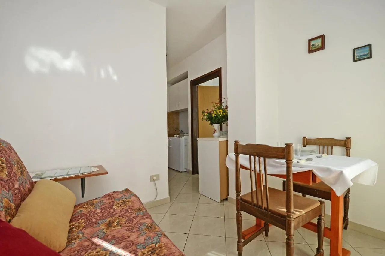 Apartment With Pool Albina 3 Umag